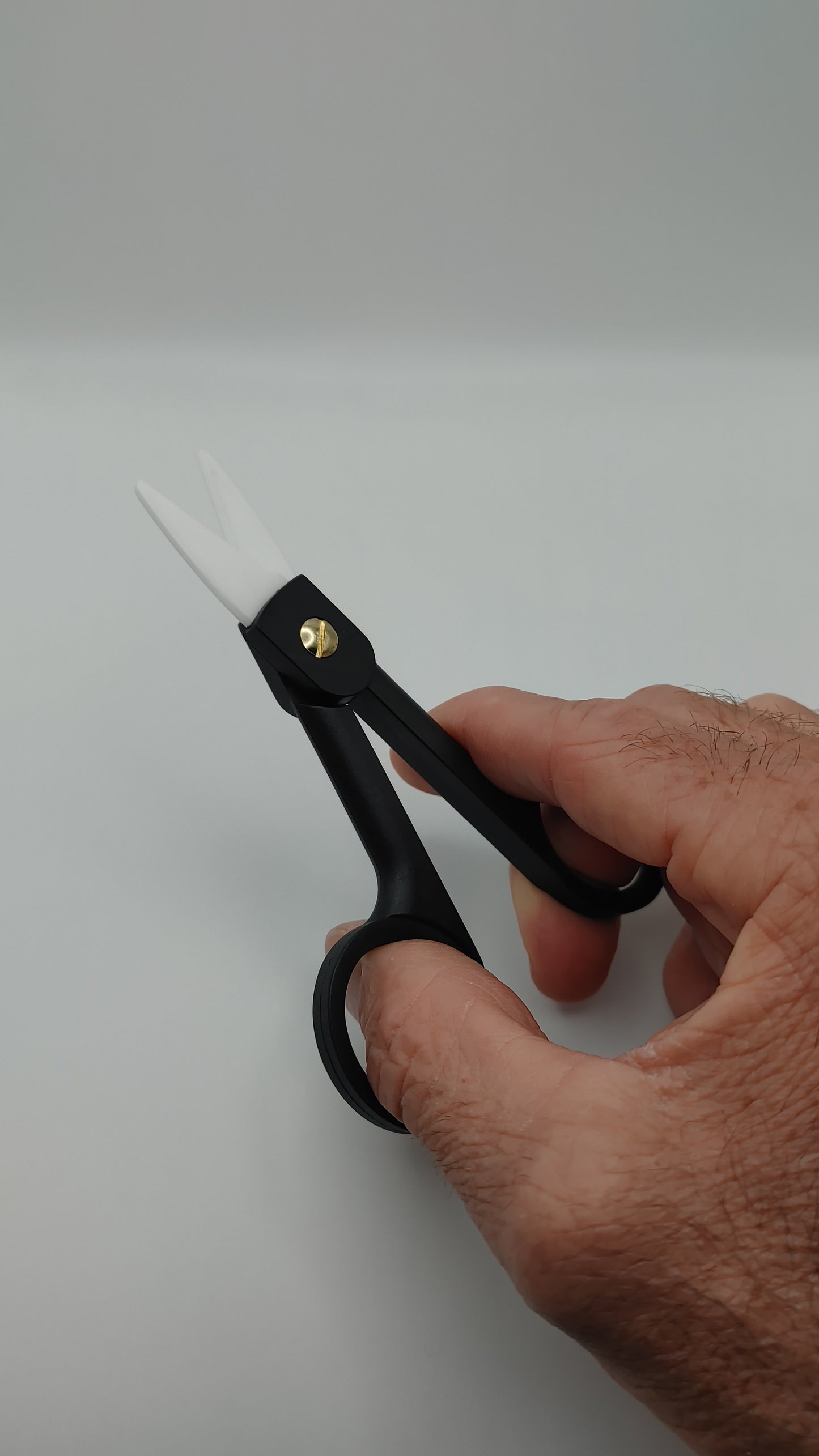 Ceramic Scissors for EOD or Bomb Tech