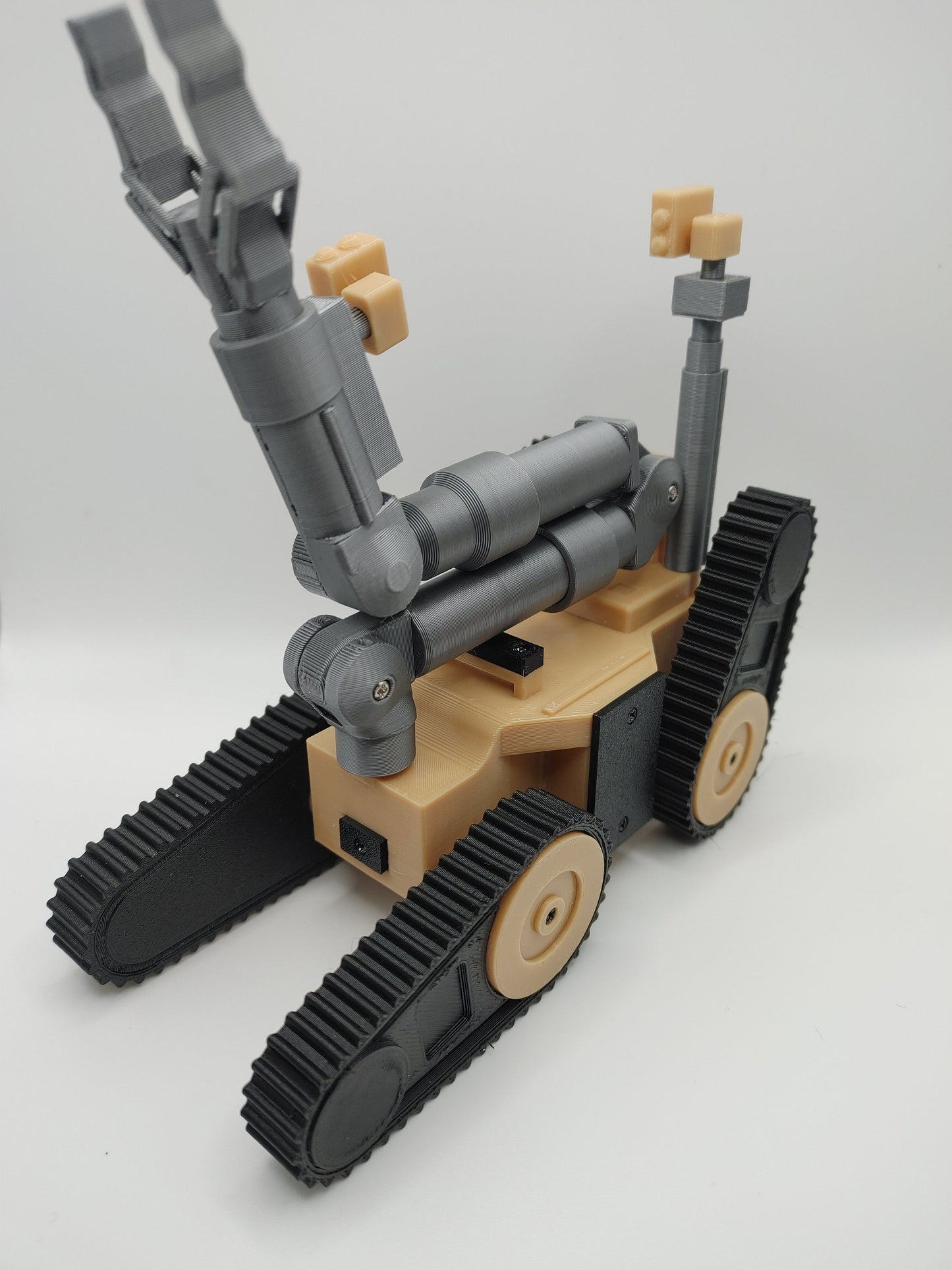 EOD Bomb Squad Robot, Fully Articulated Model of the Remotec Andros FX Robot