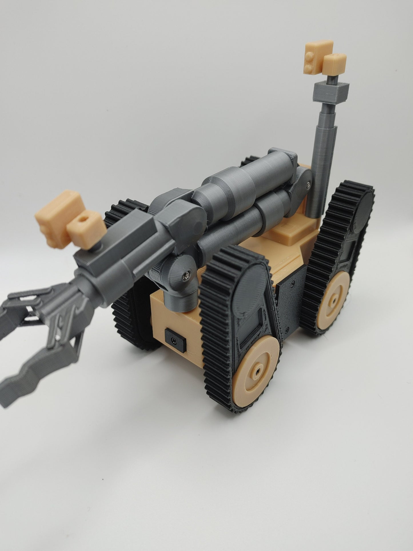EOD Bomb Squad Robot, Fully Articulated Model of the Remotec Andros FX Robot