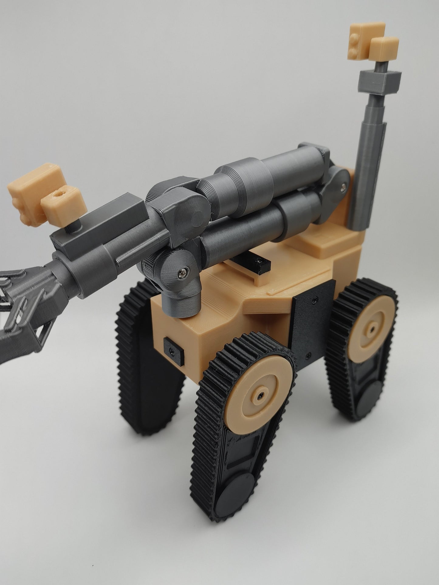 EOD Bomb Squad Robot, Fully Articulated Model of the Remotec Andros FX Robot