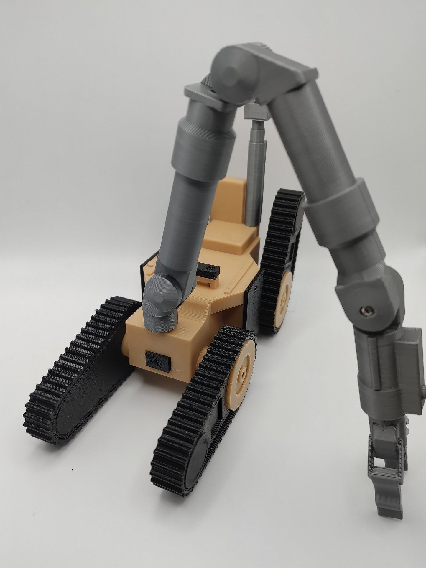 EOD Bomb Squad Robot, Fully Articulated Model of the Remotec Andros FX Robot